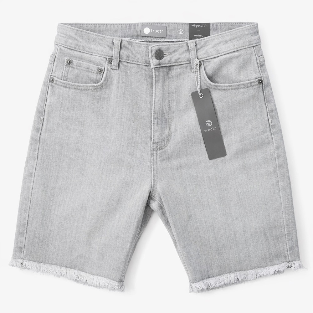 Tractr “Nina” High Rise Denim Shorts NWT Size 4/27 Gray Wash Raw Hem